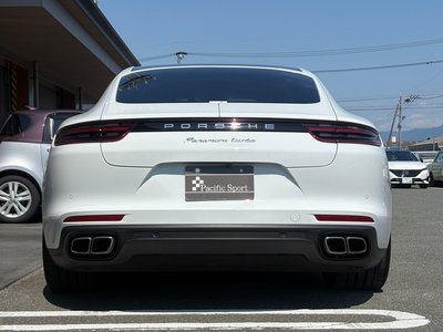 PORSCHE PANAMERA - 8