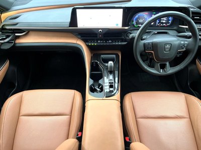 TOYOTA CROWN SPORT - 2