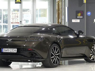 ASTON MARTIN DB11 - 3