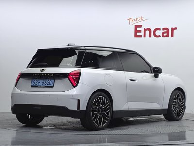 صورة 4 لـ 2024 MINI COOPER ELECTRIC