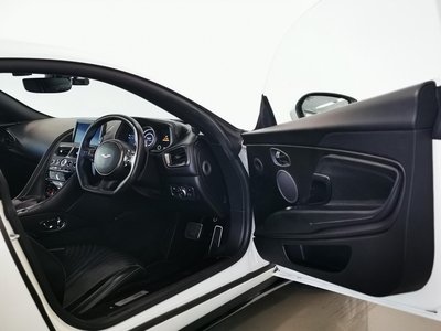 ASTON MARTIN DB11 - 7