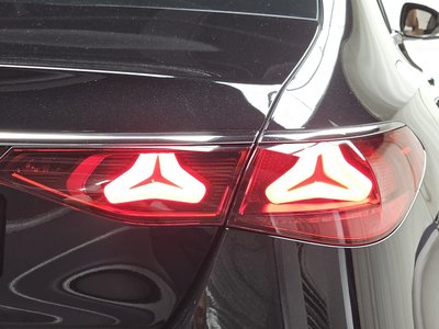 MERCEDES-BENZ E-CLASS - 10