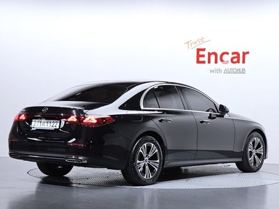 MERCEDES-BENZ E-CLASS - 4