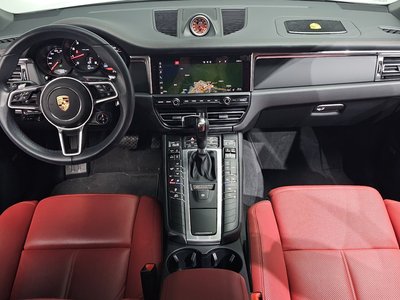 PORSCHE MACAN - 5