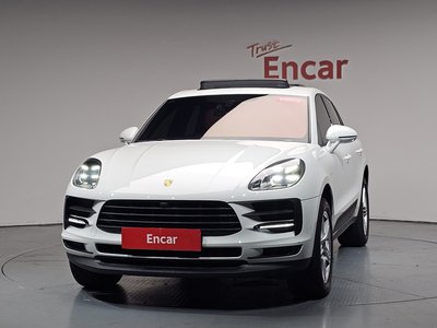 PORSCHE MACAN - 2