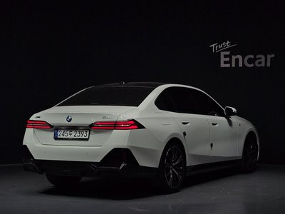 BMW 5 SERIES - 4