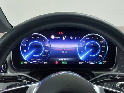 MERCEDES-BENZ EQE - 8