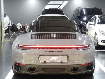 PORSCHE 911 - 4