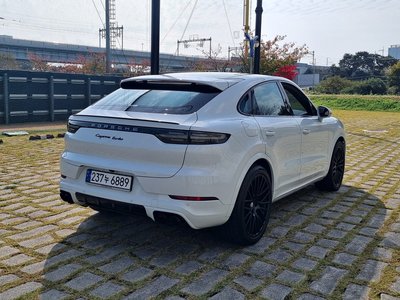 PORSCHE CAYENNE - 8