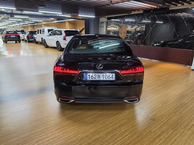 صورة 3 لـ 2025 Lexus LS