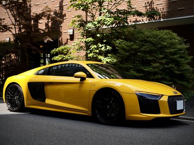 AUDI R8 - 1
