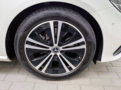 MERCEDES-BENZ E-CLASS - 6