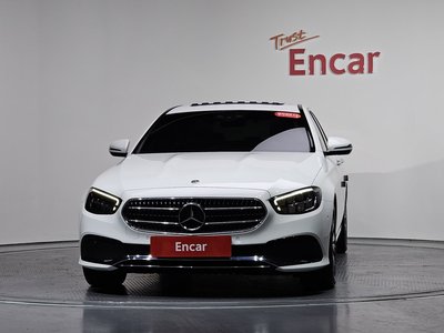 MERCEDES-BENZ E-CLASS - 2