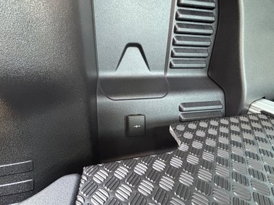 2025 LAND Rover DEFENDER 缩略图 115
