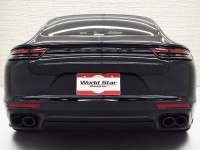 PORSCHE PANAMERA - 4