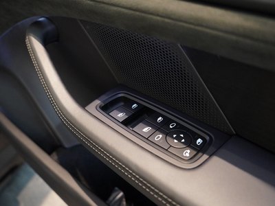 2023 Porsche TAYCAN 缩略图 43