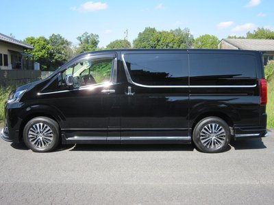 TOYOTA GRAND ACE - 8