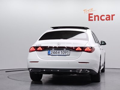 MERCEDES-BENZ E-CLASS - 4