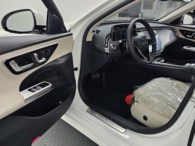 MERCEDES-BENZ E-CLASS - 10