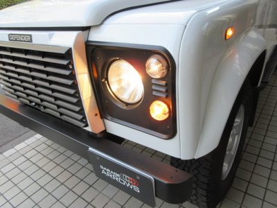 LAND ROVER DEFENDER - 7