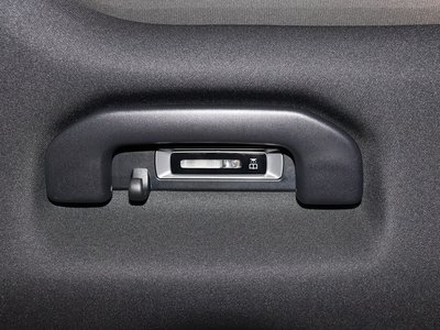 2025 MERCEDES-BENZ C-CLASS thumbnail 36
