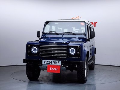 LAND ROVER DEFENDER - 2