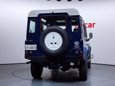 LAND ROVER DEFENDER - 4