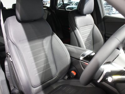 2025 Mercedes-BENZ GLC — миниатюра 46