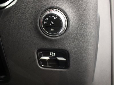 2025 Mercedes-BENZ GLC — миниатюра 50