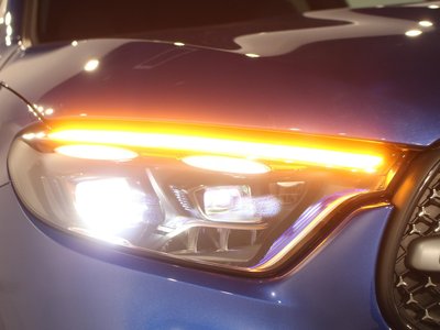 2025 Mercedes-BENZ GLC — миниатюра 12