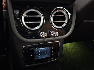 2018 Bentley BENTAYGA thumbnail 17