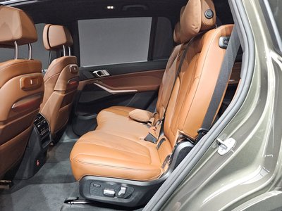 2025 BMW X7 thumbnail 16