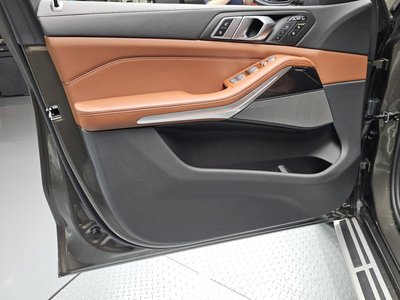2025 BMW X7 thumbnail 14