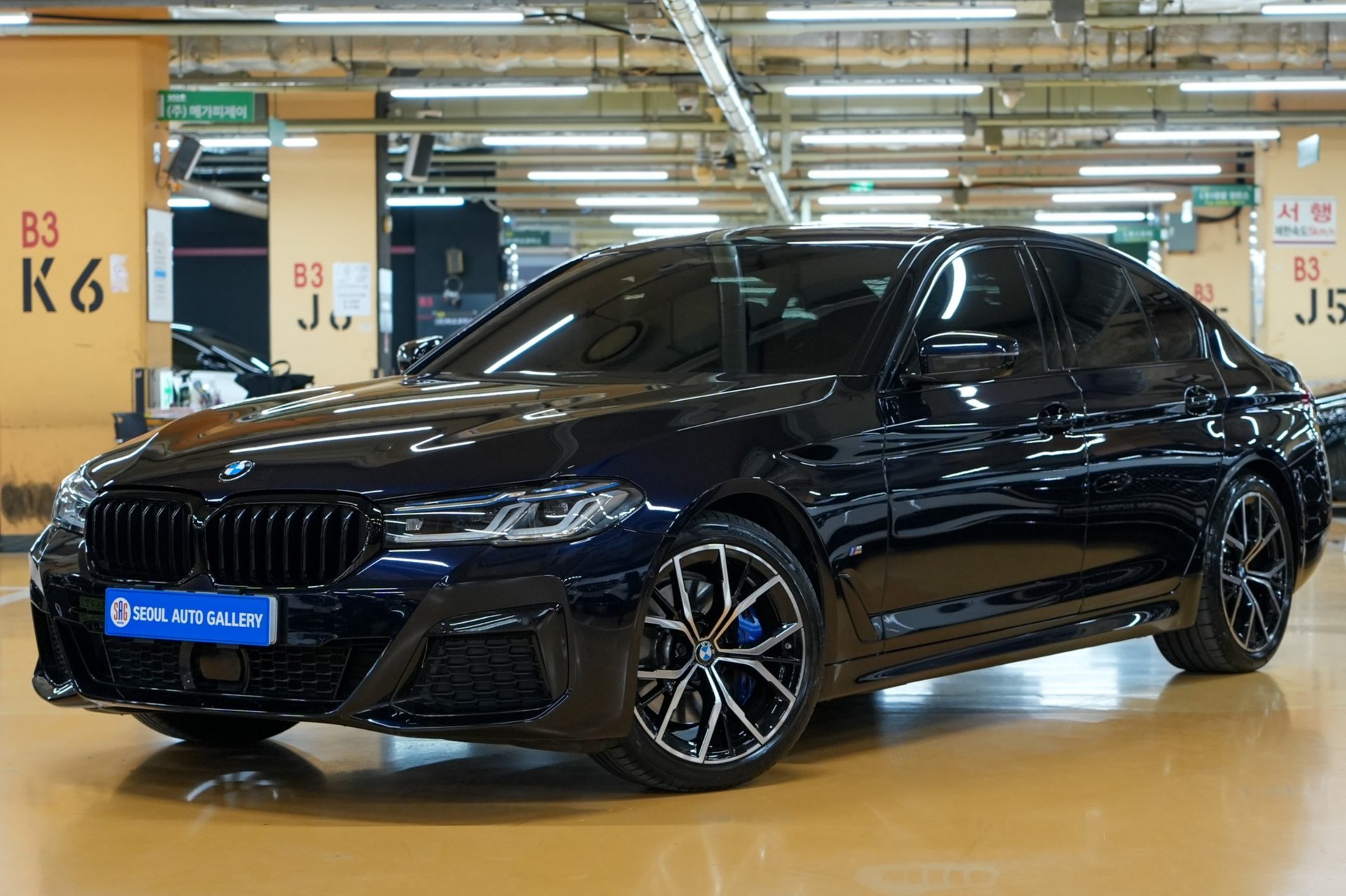 BMW 5 SERIES - View 1