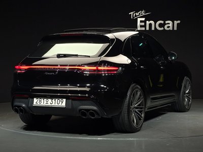 PORSCHE MACAN - 3
