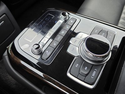 2020 Genesis G90 thumbnail 20