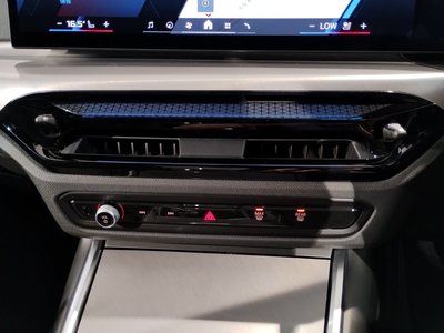 صورة مصغرة 65 لـ 2024 BMW M3 SEDAN