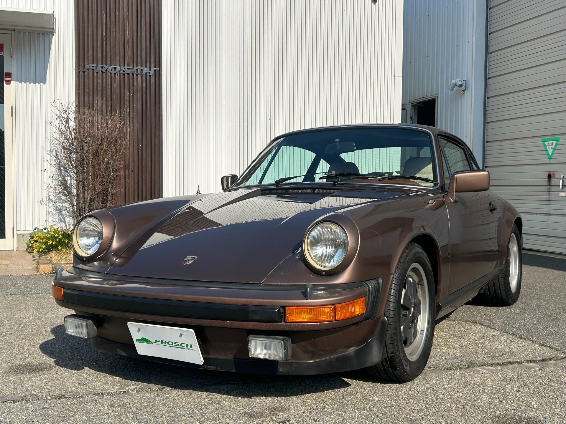 PORSCHE 911 - View 1