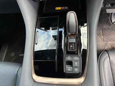 صورة مصغرة 36 لـ 2023 Toyota VELLFIRE