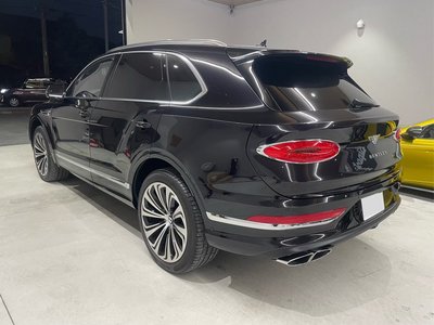 BENTLEY BENTAYGA - 8