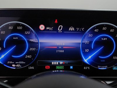 MERCEDES-BENZ EQE - 8