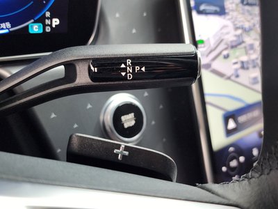 MERCEDES-BENZ EQE - 9