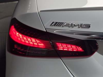 صورة 9 لـ 2022 Mercedes-BENZ E-CLASS