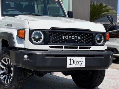 TOYOTA LAND CRUISER 70 - 9