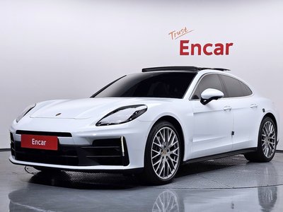 2024 Porsche PANAMERA photo 1