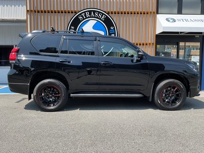 TOYOTA LAND CRUISER PRADO - 8