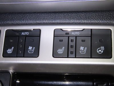 TOYOTA LAND CRUISER 200 - 3