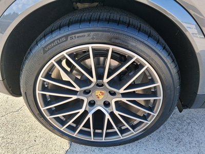 2022 Porsche CAYENNE 照片 9