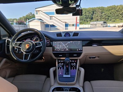 2022 Porsche CAYENNE 照片 10