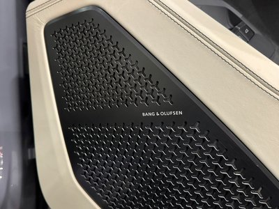 LAMBORGHINI URUS - 6